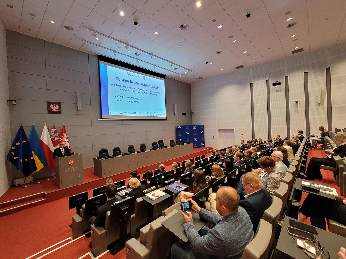 Marszałek Jacek Bogusławski otwiera spotkanie